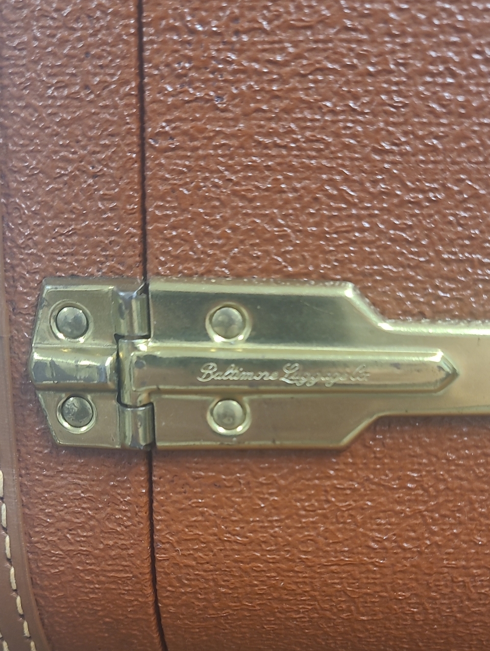 Starline Vintage Lady Baltimore Luggage Train/ Make-up Case w/Gold Tone Hardware - Picture 7 of 16